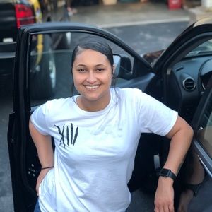 Meet your Posher, Alexia